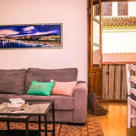 Don Rodrigo Apartment *